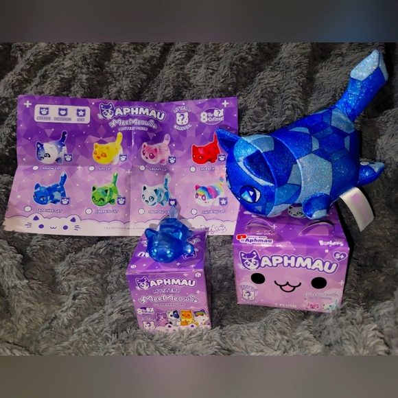 Aphmau Meemeows-Sapphire Cat and Mini Figurine - Picture 2 of 4
